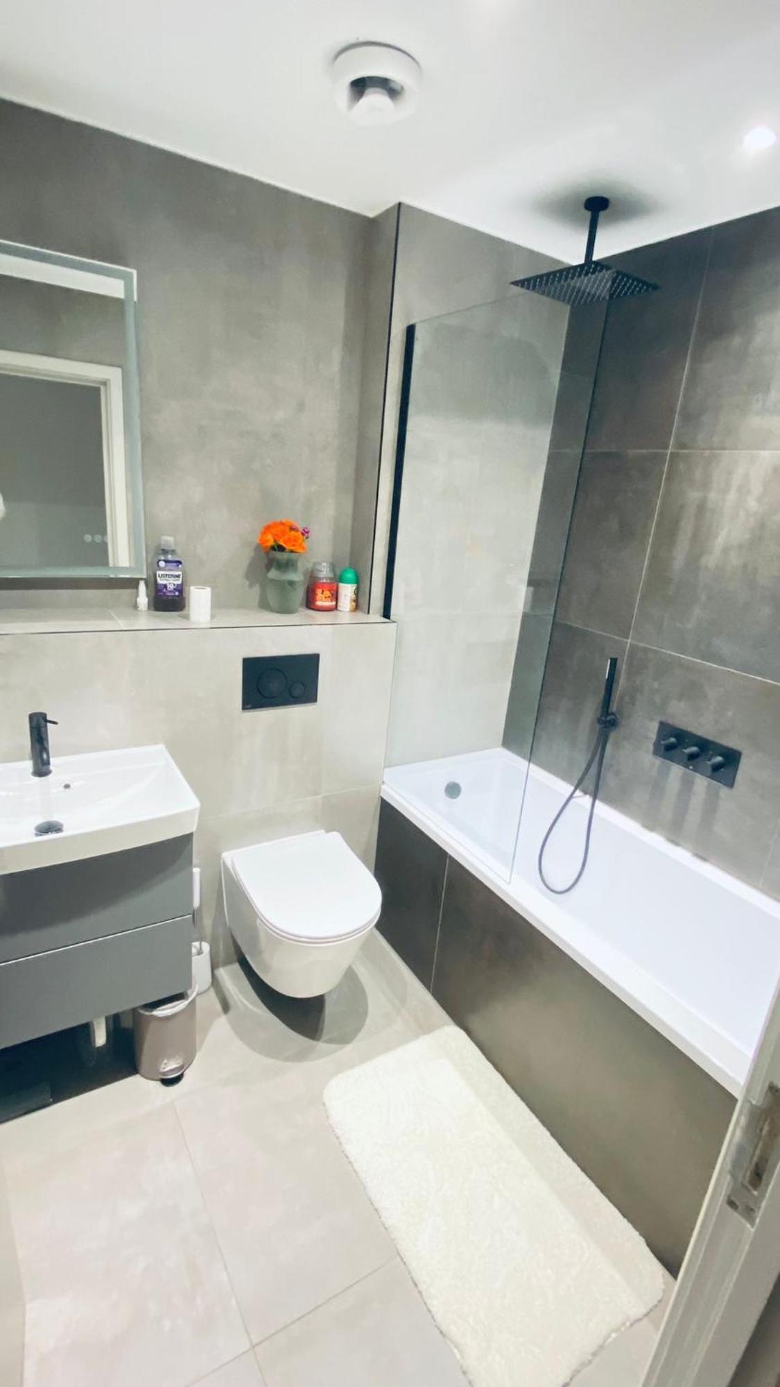 Shadwell - Walking Distance To Tower Bridge, Two Stations In Close Proximity Londres Exterior foto